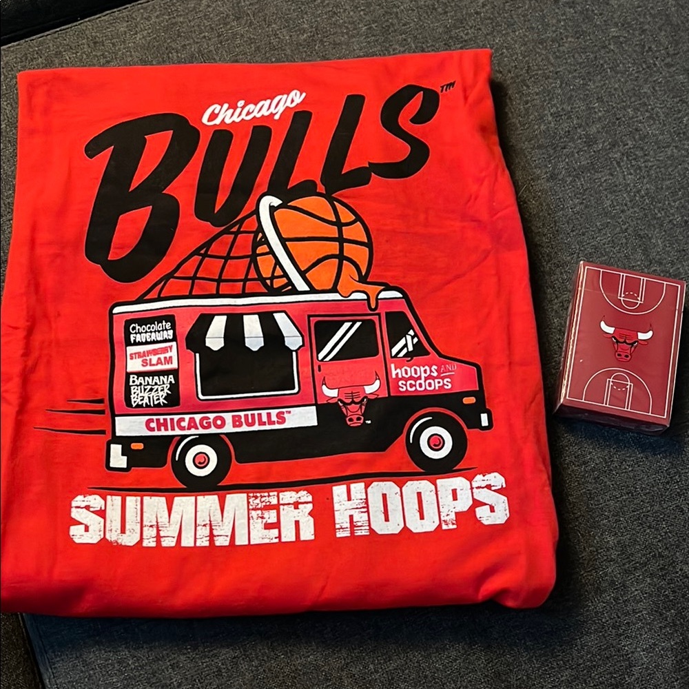 Chicago Bulls T-Shirt & Playing Cards